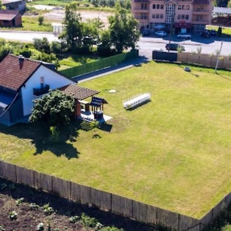 Vila Tom & Jerry Raška Exteriör bild