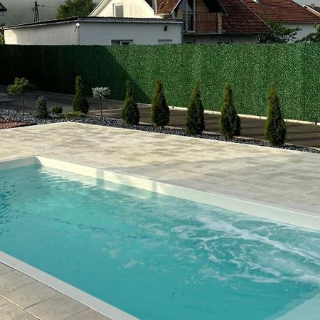 Vila Tom & Jerry Raška Exteriör bild